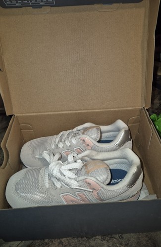 Girls New Balance Tennis Shoes NEW size 12 1/2 Girls New Balance Tennis Shoes NEW size 12 1/2
