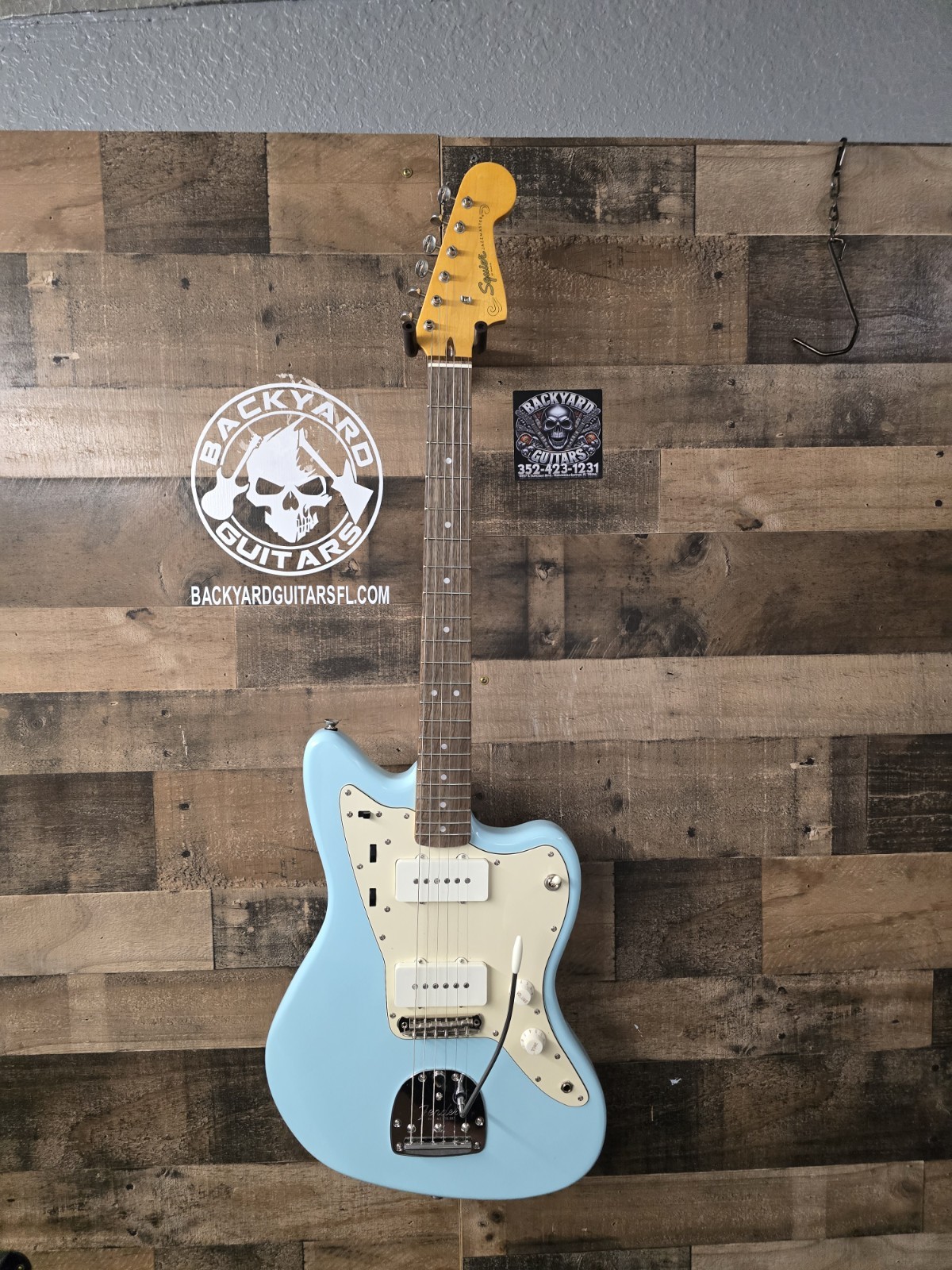 Squier Classic Vibe '60s Jazzmaster Limited Edition Electric Guitar Daphne Blue