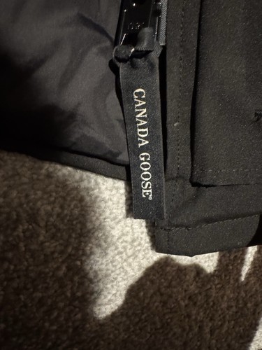 CANADA GOOSE CHATEAU SIZE L. RRP £1,595 - Picture 5 of 6