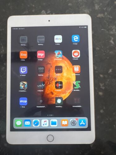 Apple iPad mini 3 A1599 16 GB -Wi-Fi - 7.9 in - Gold - WORKS GREAT -VERY GOOD - Picture 2 of 7