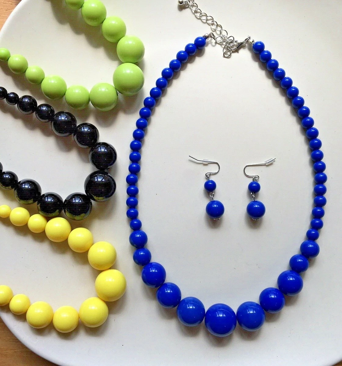 Graduated bead best sale necklace