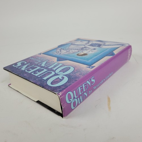 Queen's Own by Mercedes Lackey (BCE, Guild) Hardcover, Valdemar 1-3, 1st Ed - Imagen 3 de 11