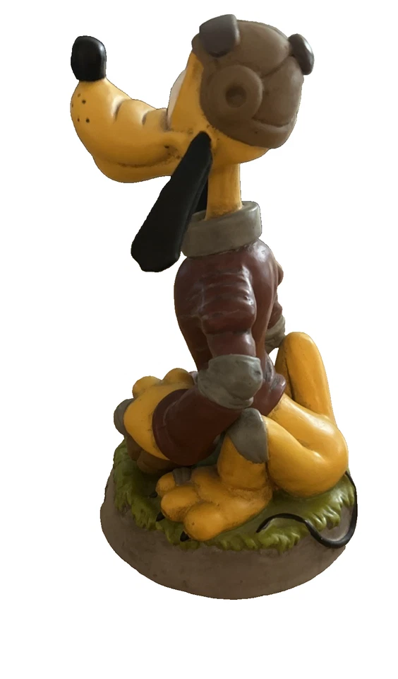 Walt Disney World Bobble Head Pluto jogando futebol 7 1/2" - Imagem 2 de 4