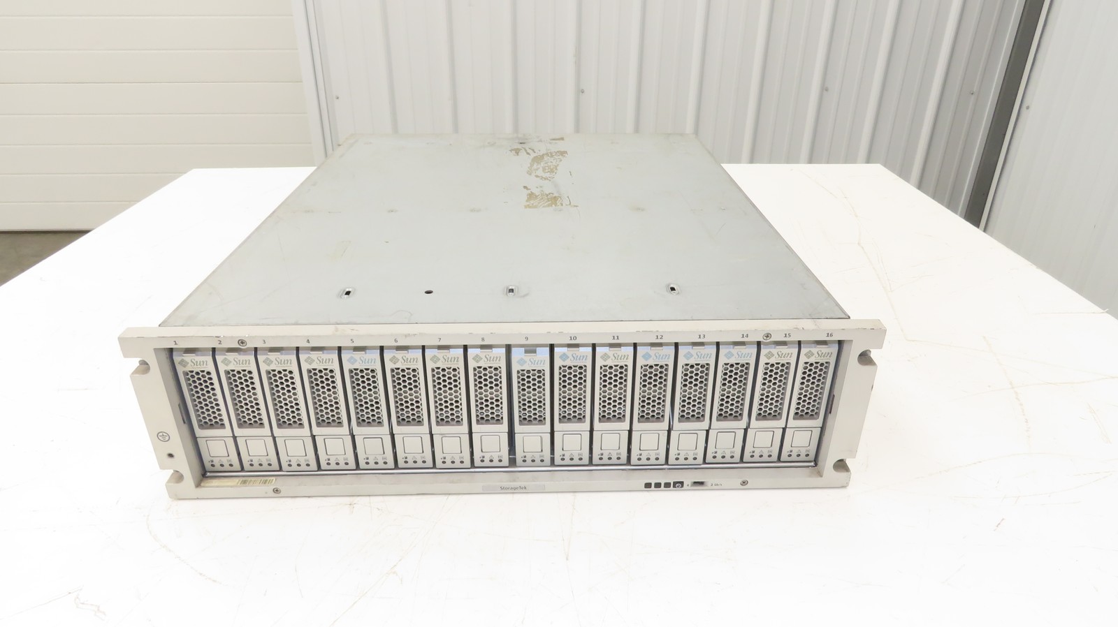 Sun StorageTek CSM200-EU 16-Bay RAID Fibre Channel 3.5" NO HDDs NO PSUs