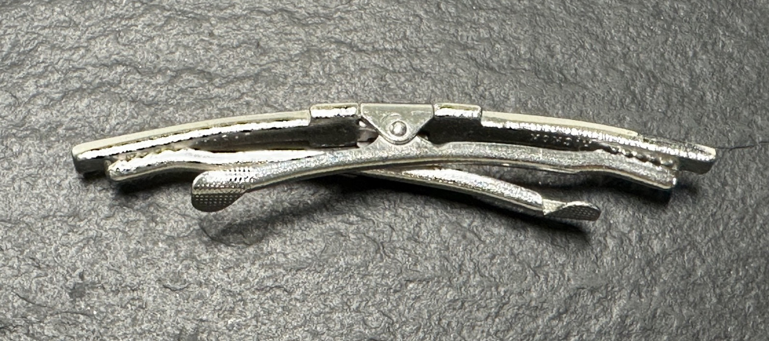 TWO VINTAGE HICKOK USA COLLAR BAR CLIPS : GOLD TONE & SILVER TONE M221