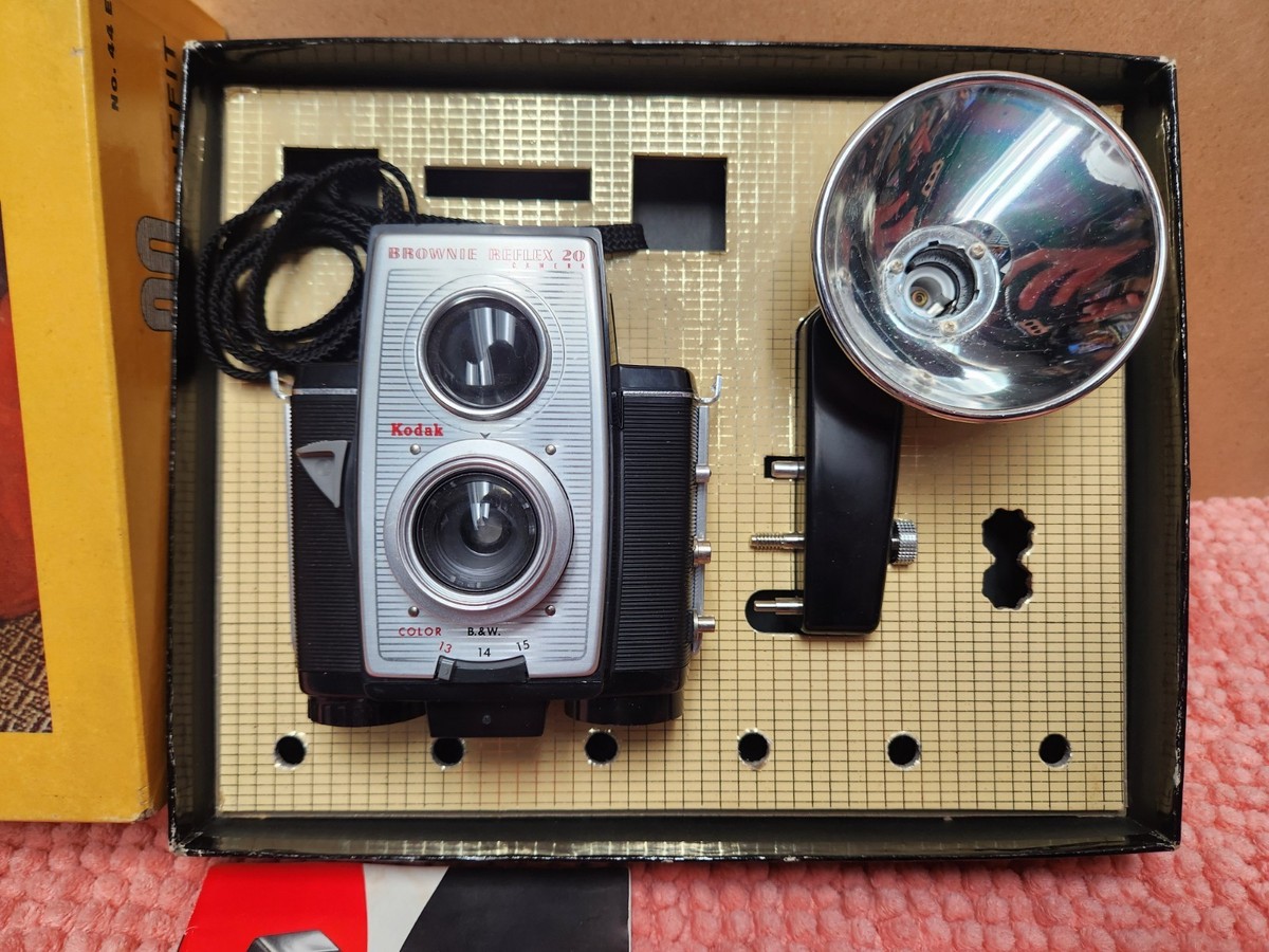 元箱付き　Brownie REFLEX 20 OUTFIT VTG Kodak Brownie Reflex 20 Outfit w/ Original Box Kodak 620 Film