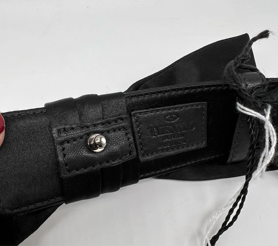 Valentino Garavani Cinturón Satinado Negro con Gran Lazo Satinado Talla 80/32 Foto 3 de 4