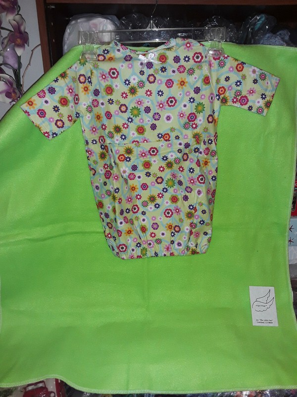 Green Flower Print- Baby Blanket Set. Brand New. Newborn -3 Months.