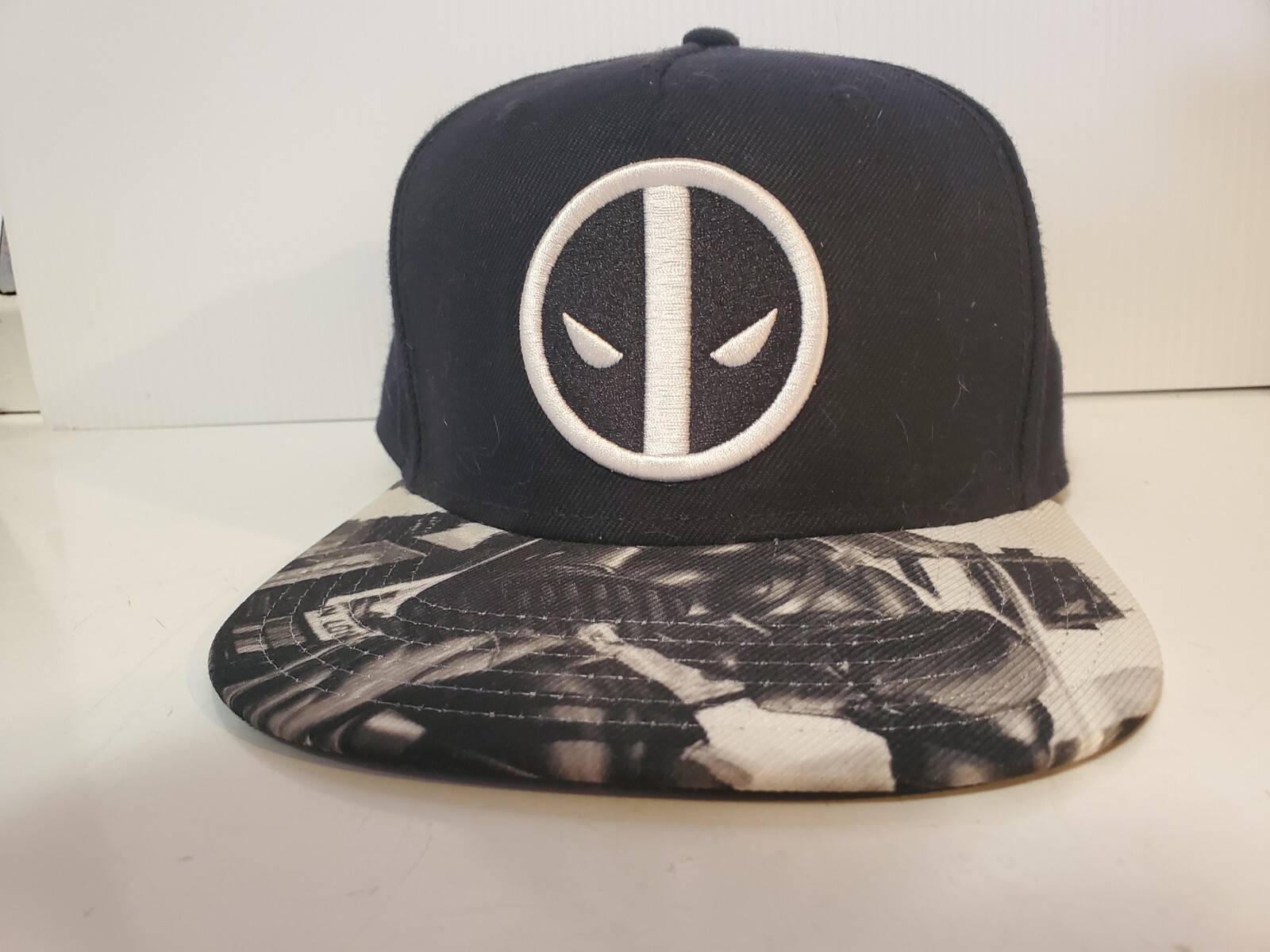 Deadpool Marvel Comics Original Adjustable Strapb… - image 1