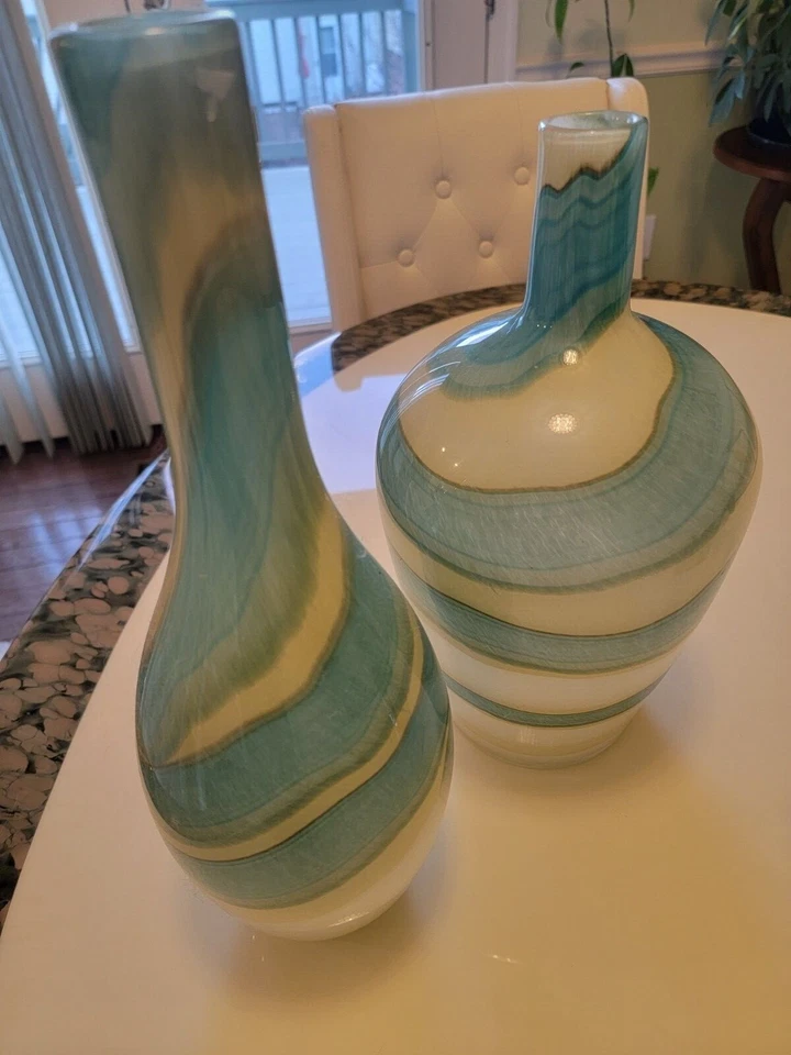 Juego de 2 jarrones de cristal multicolor para flores. Beige y verde. Excelente estado Foto 4 de 4