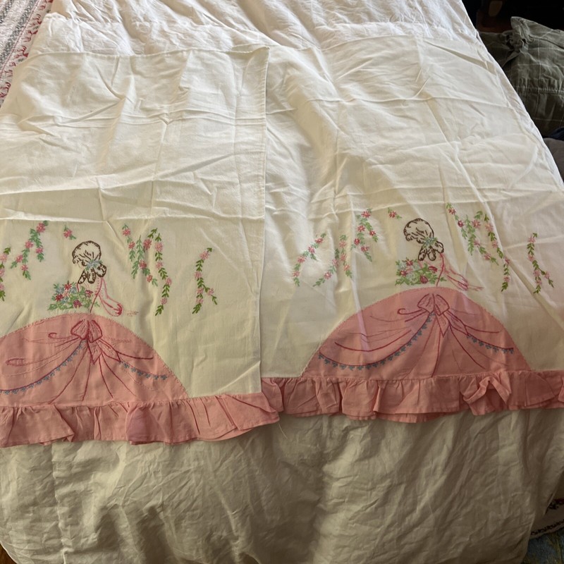 Vintage Hand Embroidered Set Of Pillow Cases  Lady Southern Belles