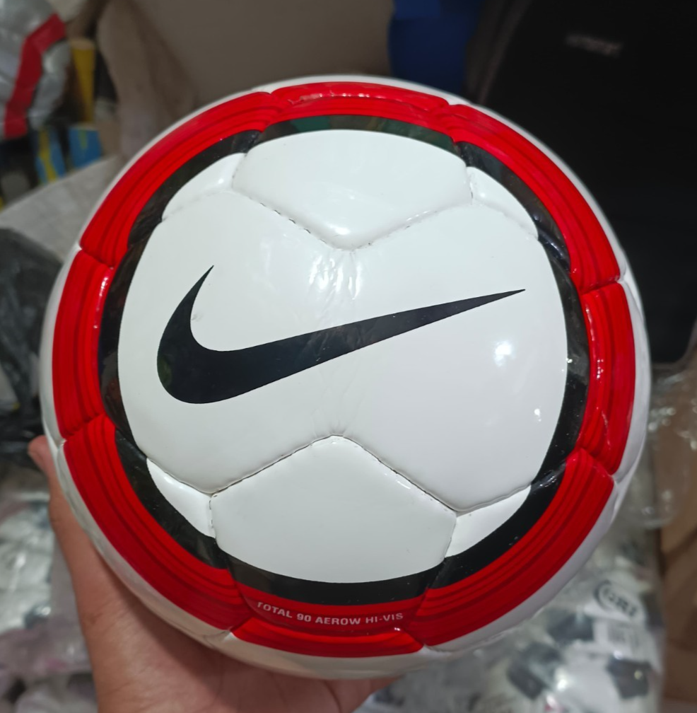 NIKE TOTAL 90 AEROW / PREMIER LEAGUE SWIFT / 2005-06 SOCCER MATCH