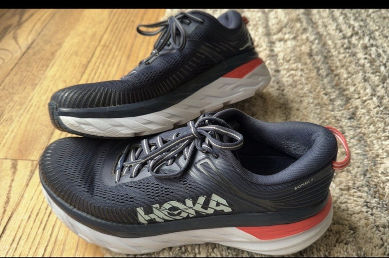 HOKA ONE ONE Bondi 7 Black/Red/White Low Top Lace-Up Solid Men's Sneaker