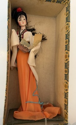 Vintage LILLIAN VERNON #34 Ming USA Zhang chinesische Figur Puppe mit Box. Hat Geruch