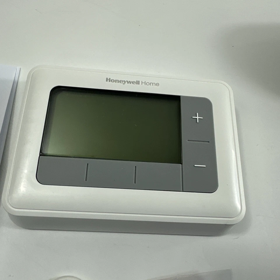 Honeywell Home RTH7560E T5 Programmable Thermostat 7-Day White - Image 2 of 4