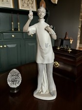 LLADRO FIGURINE 13-7/8
