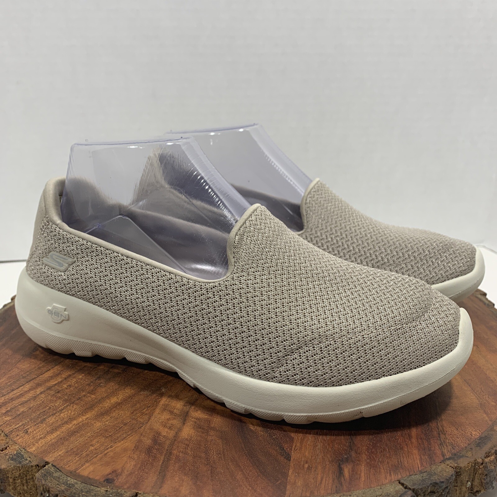 Skechers Goga Max Walking Shoes Beige Low Top Slip On Sneakers 15648 Size 8 US-image