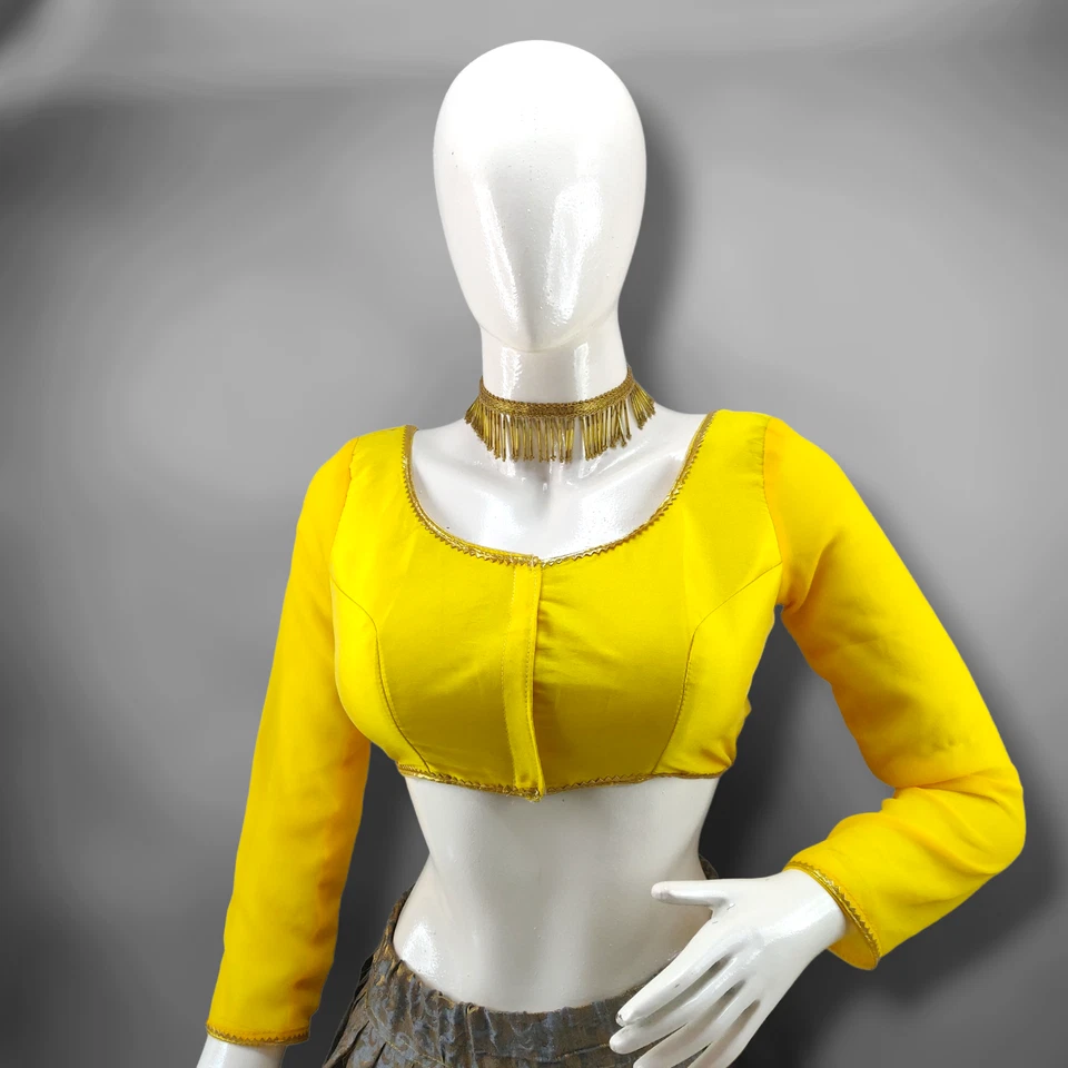 Blusa de seda amarilla: mangas Georgette, borde de encaje incrustado | Versátil para sari Foto 2 de 4