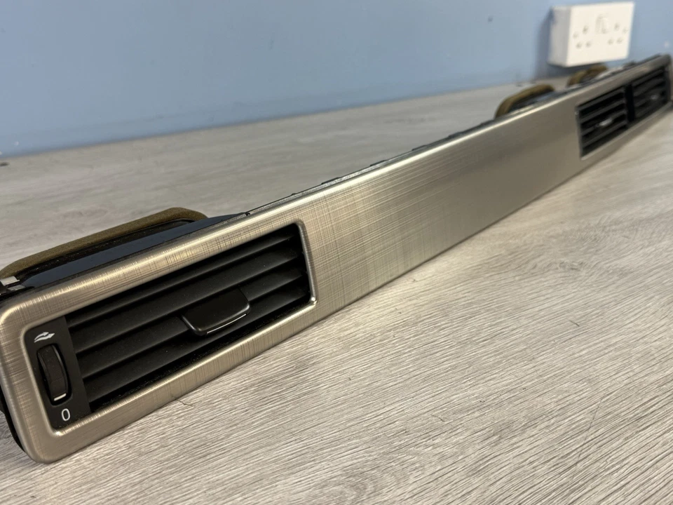 Tapicería central/tapicería de tablero/S80/Mk2/Mk3/Facelift/Ventilaciones de aire 30715144 Volvo V70/XC70/S80 Foto 2 de 4