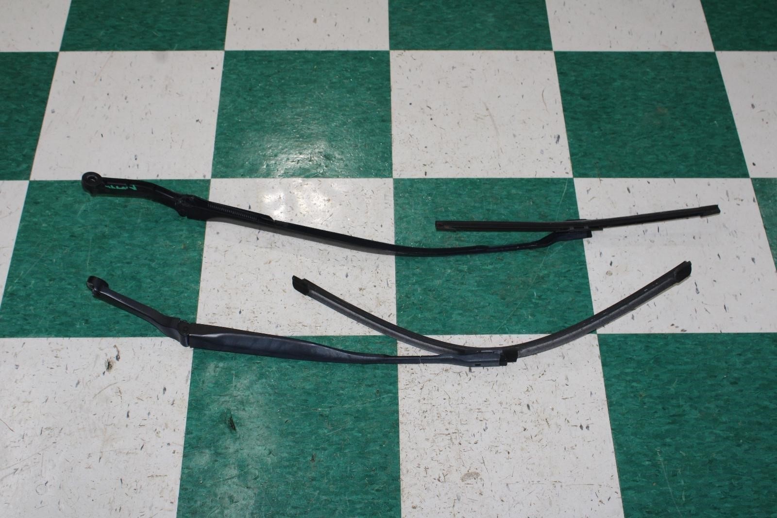 Maserati Ghibli 2014-2017 Front Left, right Windshield wiper sets Pair