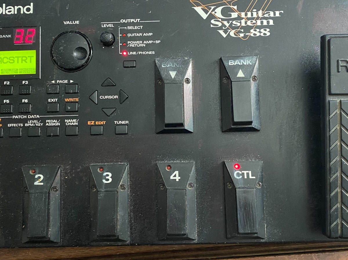 Roland VG-88 Version 2 guitar synthesizer (not working, for repair