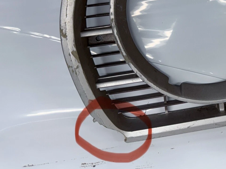 Rejilla Ranchero OEM 1973-1974 Ford Torino (base) D3OB-8150-AA 73 74 U5B-2 Foto 3 de 4