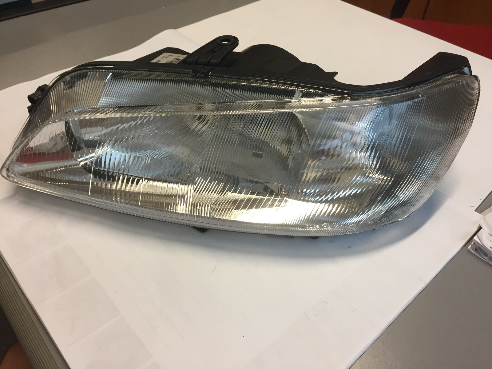 PEUGEOT 306 - 3/97-5/99 - Left Projector Headlight H7H7 - New - VALEO 086647