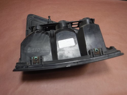 Jeep Grand Cherokee WK 05-06 Rear LH Driver Side Tail Light Factory OEM - Picture 5 of 7