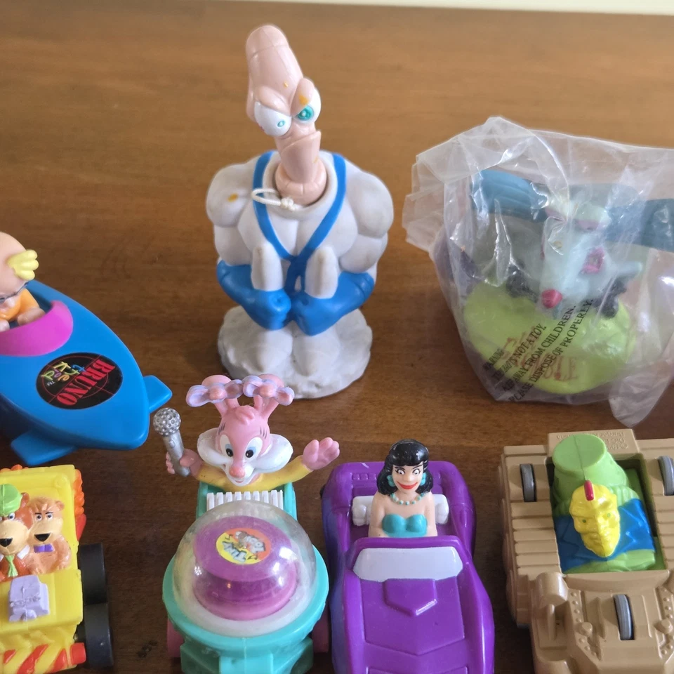 Винтажный лот из 23 игрушек быстрого питания 1990-х лот товаров Bruno, Animaniacs, Real Monsters и т. д. - Изображение 3 из 4