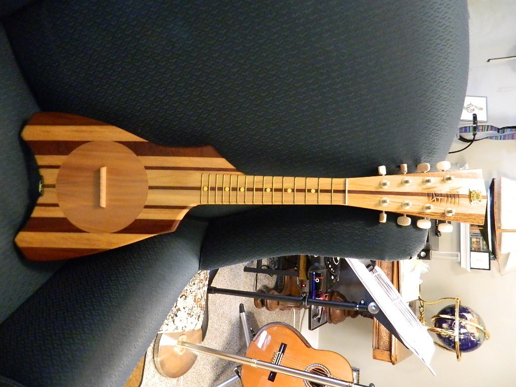 Tahitian Ukulele/ Banjo with case