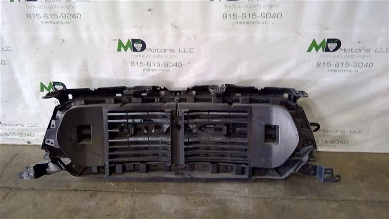 RAM 1500 2019-2021 PARACHOQUES RADIADOR DELANTERO REJILLA CUBIERTA OEM 68366528AH Foto 2 de 4