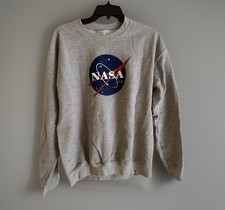 Gildan Heavy Blend Classic NASA Logo Sweatshirt Size M