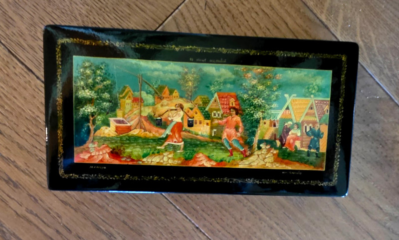 Russian Lacquer Box  Hand Painted signed