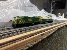 Rapido 40517 EMD GP40 Mother #226 + Slug #501 (set) MKT DC/DCC Sound HO