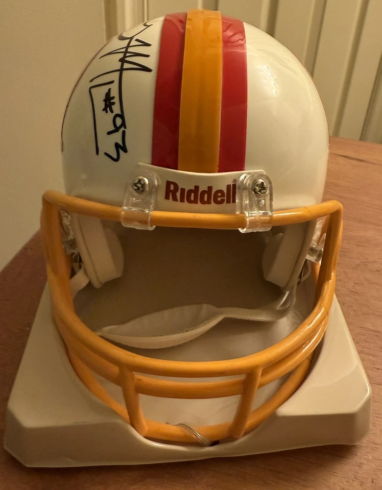 Raro Mini Casco Retro Firmado por Gerald McCoy Tampa Bay Buccaneers Riddell AAA Foto 2 de 4