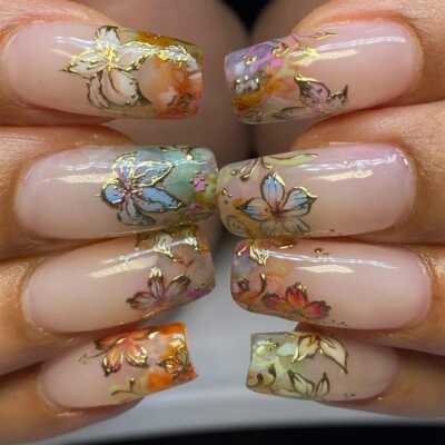 Golden Bloom French Tip Press-On Nails, Elegant Vintage Floral Nail Art Set