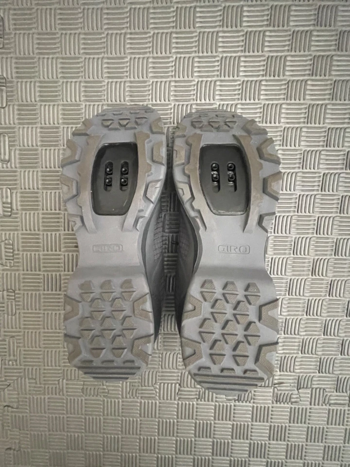 Zapatos de ciclismo Giro para mujer calibre montaña/interior - nuevos - talla 7,5 EE. UU./39EU Foto 3 de 4