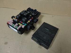 03-06 Ford Expedition Navigator Interior Dash Fuse Block Box 3L1T