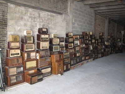 Nombreuses radios vinatges restaurées et passées en bluetooth - Photo 1/4
