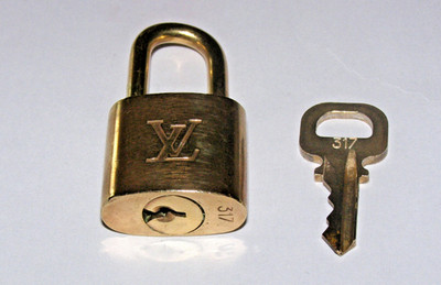 LOUIS VUITTON  Schloss Padlock 1990-2009  3XX Serie + 1 Schlüssel, Nr. 317