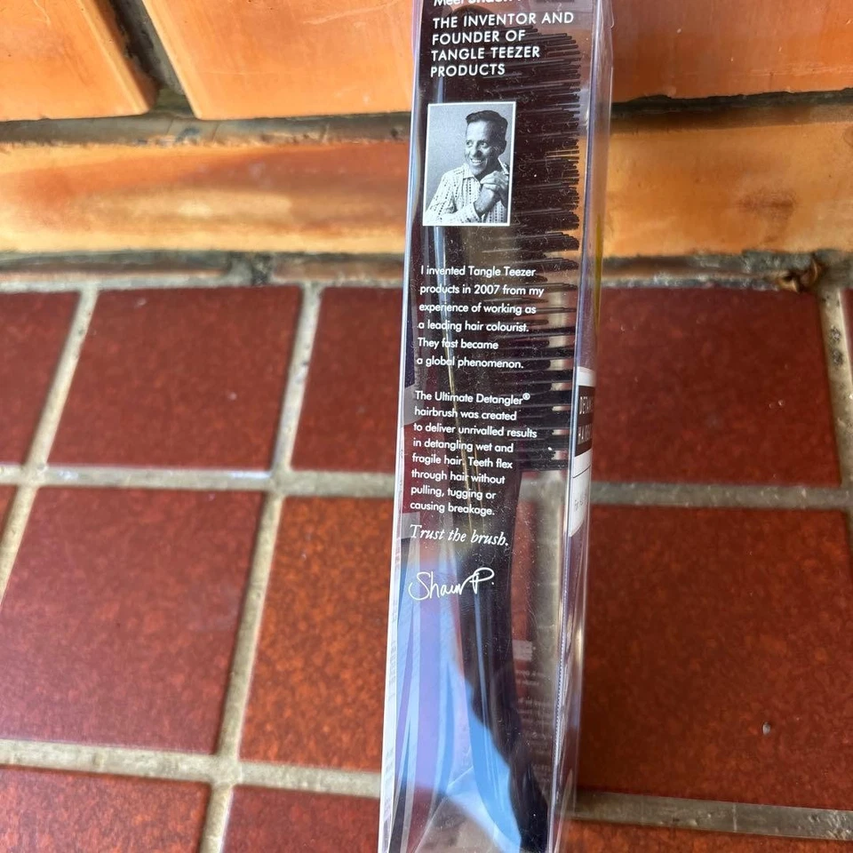 Cepillo desenredante Tangle Teezer The Ultimate negro rico versión Japón Foto 4 de 4