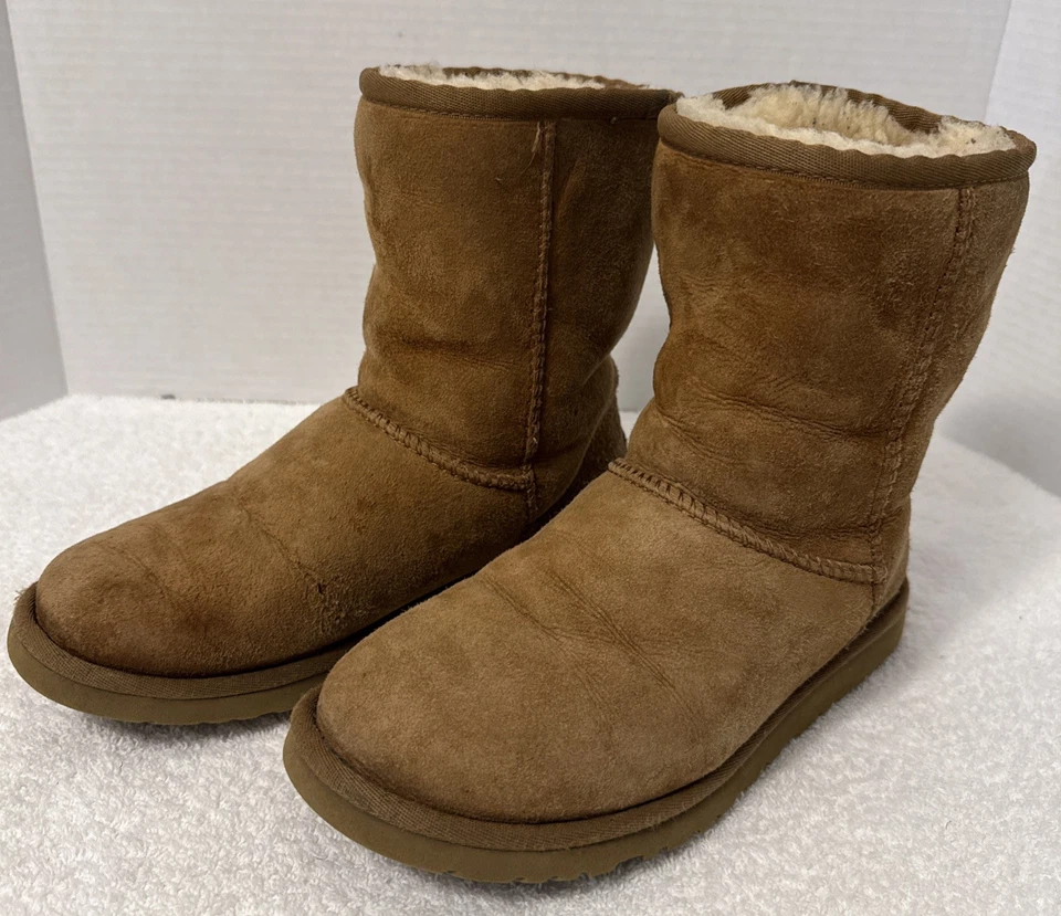 Botas Sherpa UGG Clásicas Cortas Camel Gamuza Talla 5 5825 Foto 3 de 4