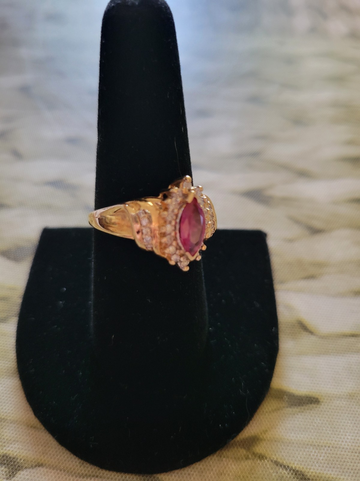 Beautiful 14 K Ruby And Diamond Ring - image 2