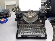 Woodstock typewriter SN N320890 Works Good The Ribbon Only Turns One Side thumbnail