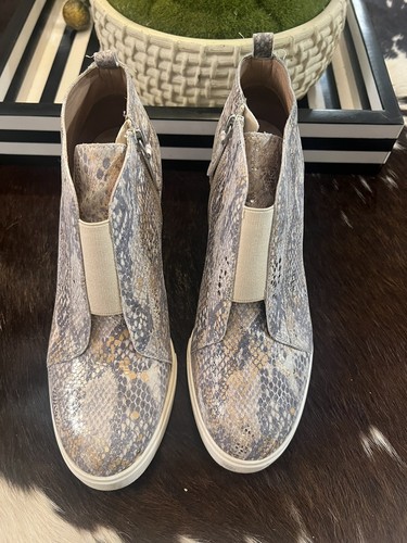 Linea Paolo Leather Wedge Heel Side Zip Sneaker Shoes Size 8M - Picture 2 of 8