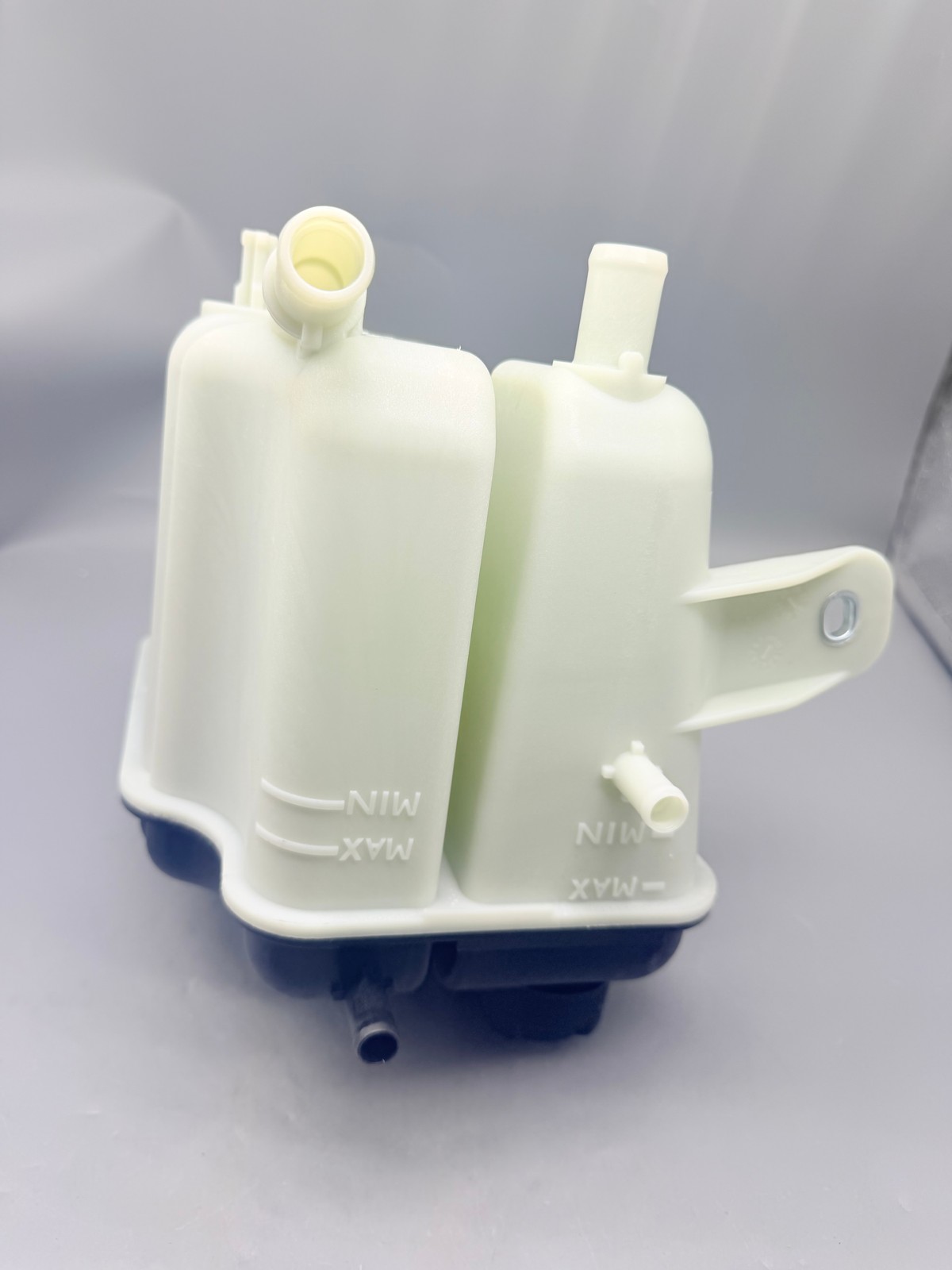 Maserati Ghibli Coolant reservoir P/N 670031651