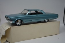 VINTAGE ORIGINAL 1965 CHRYSLER 300 PROMO MODEL 1/25 SCALE...STUNNING!!! W/BOX