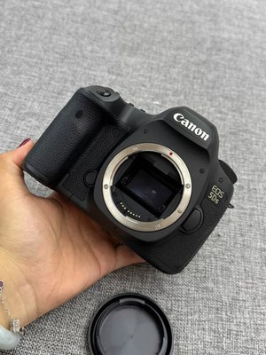 Canon EOS 5DS 50.6 MP Digital SLR DSLR Camera Body Only with Accessories 95%New