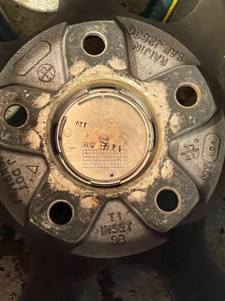 Juego de distancia entre ejes escalonada BMW M3-M4 plateada [Enkei] de 19 pulgadas Foto 4 de 4