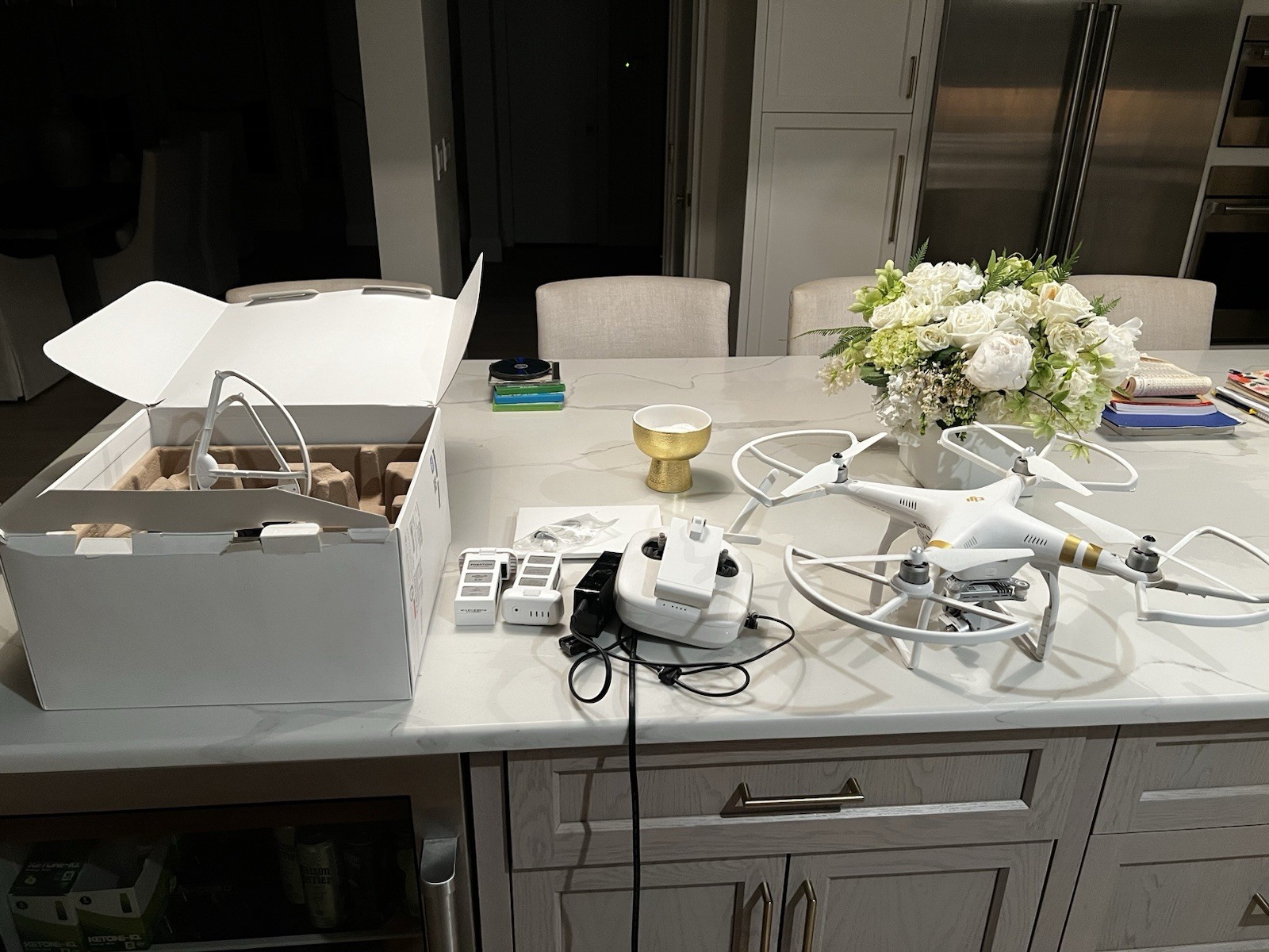 DJI Phantom 3 Professional 4K GPS Camera Drone w/ Remote Bat